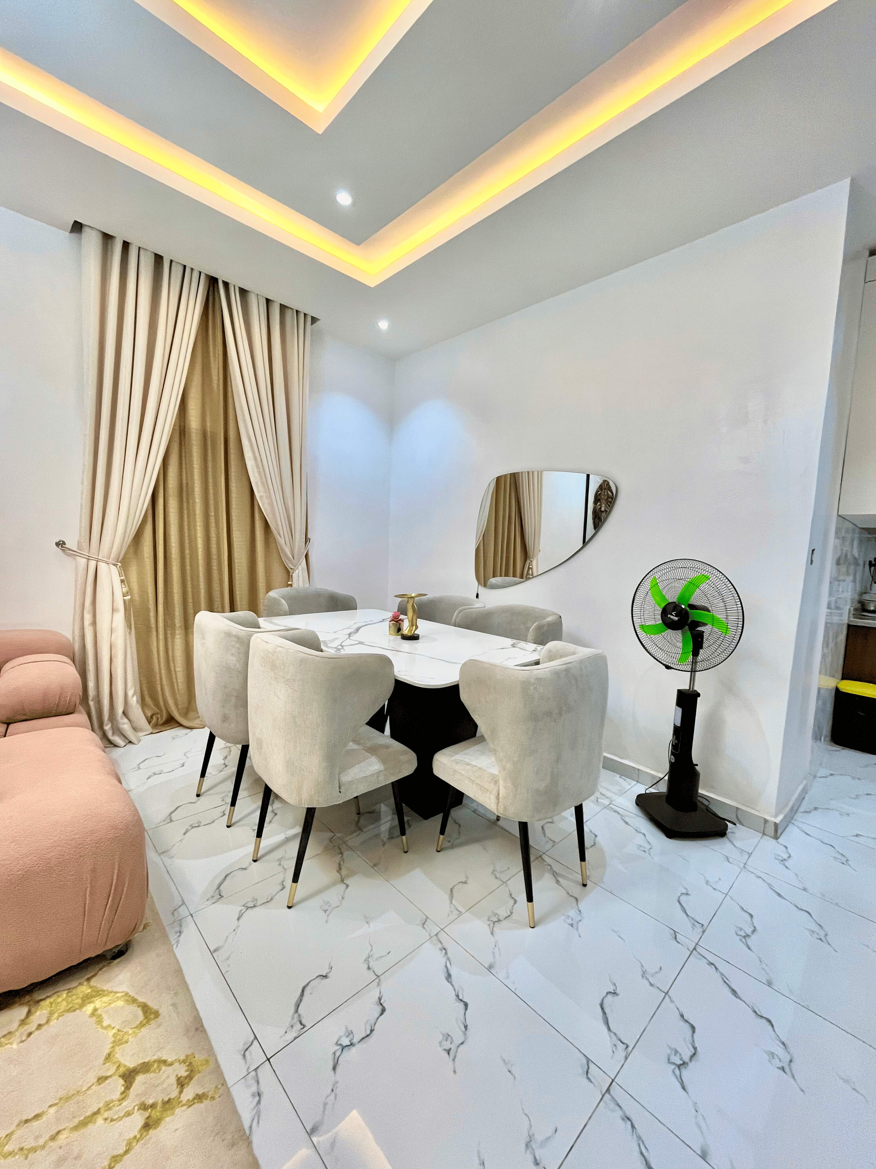 De Luxuria Lagos serviced executive lounge and short-stay apartments in Lagos